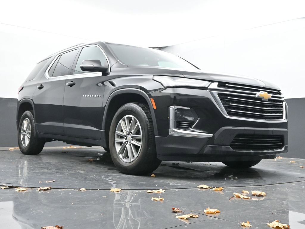 Used 2023 Chevrolet Traverse LT image 41