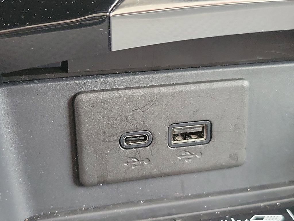 Used 2025 Buick Envision Preferred image 32