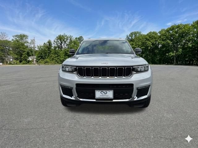 Used 2023 Jeep Grand Cherokee L Limited AWD/4WD image 3