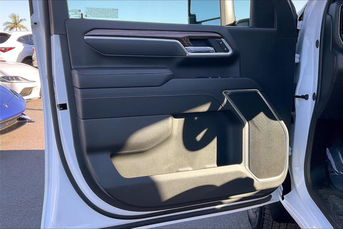 Used 2025 Chevrolet Silverado 3500 LT w/ Safety Package AWD/4WD image 21