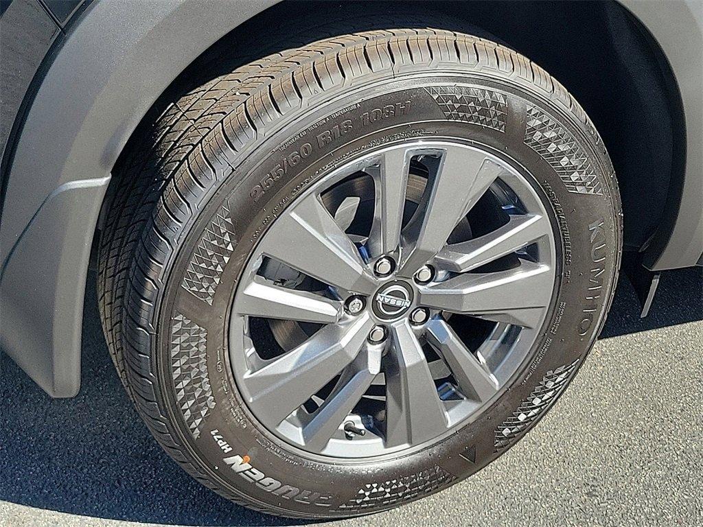 New 2025 Nissan Pathfinder SV image 3