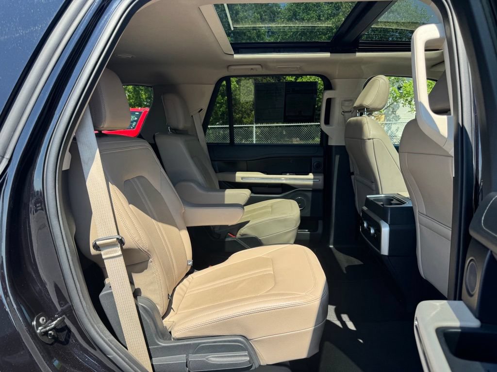 Used 2024 Ford Expedition Limited AWD/4WD image 20