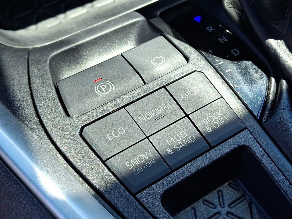 Used 2019 Toyota RAV4 XLE Premium w/ Cold Weather Package AWD/4WD image 25