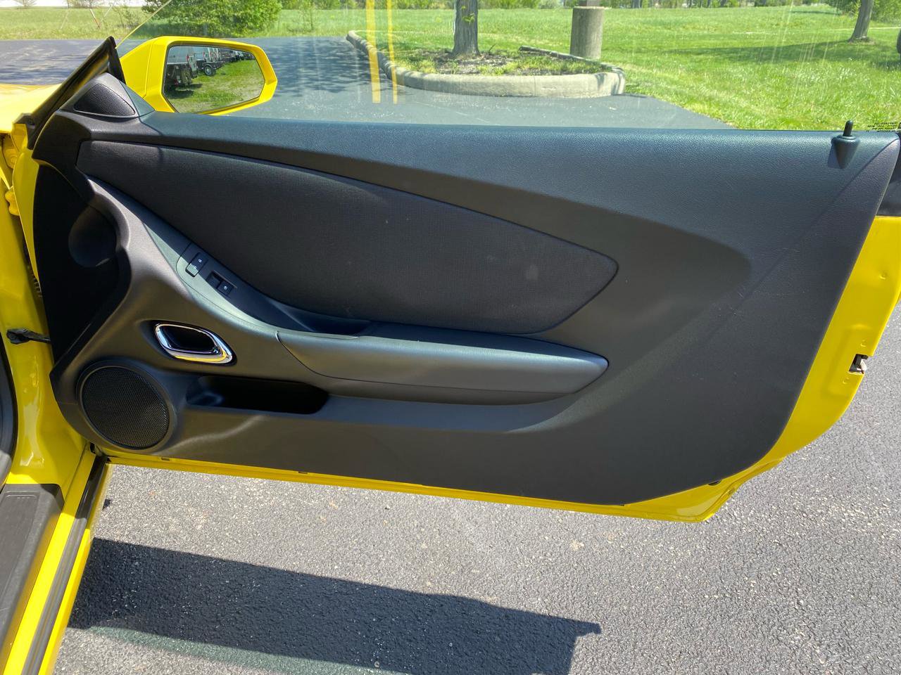 Used 2015 Chevrolet Camaro LT RWD image 28