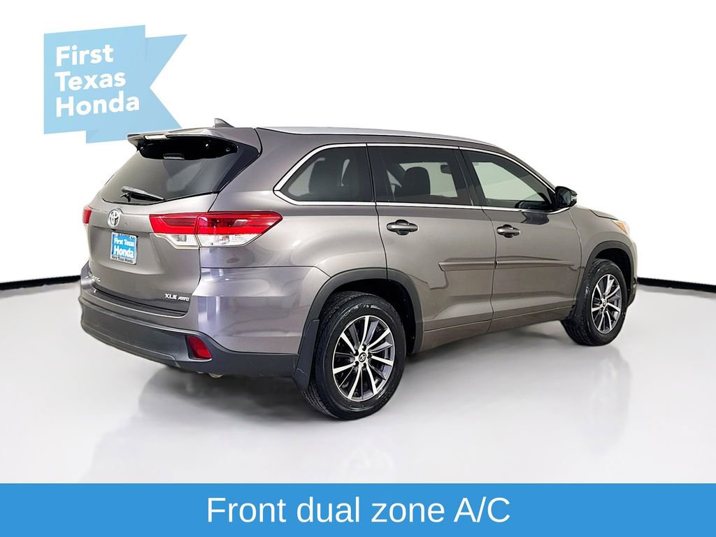 Used 2018 Toyota Highlander XLE AWD/4WD image 7