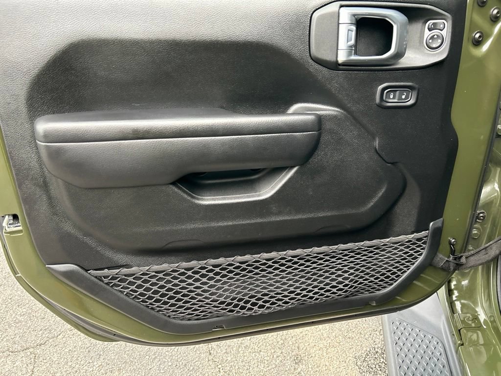 Used 2021 Jeep Gladiator Rubicon AWD/4WD image 12