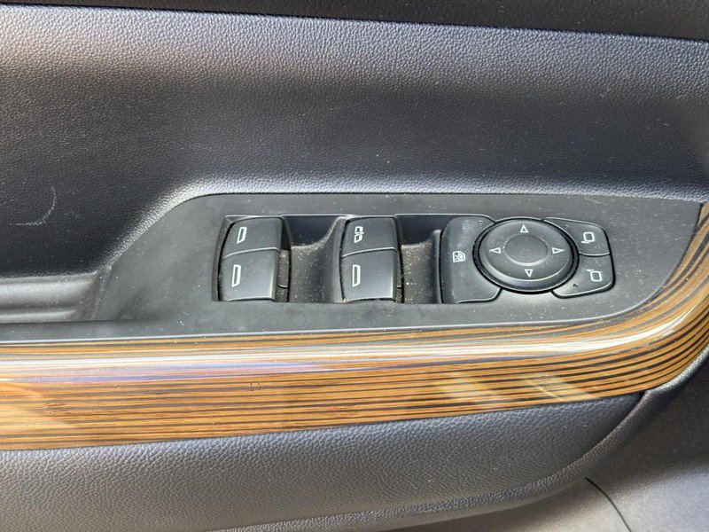 Used 2021 GMC Acadia SLE w/ Elevation Edition FWD image 17