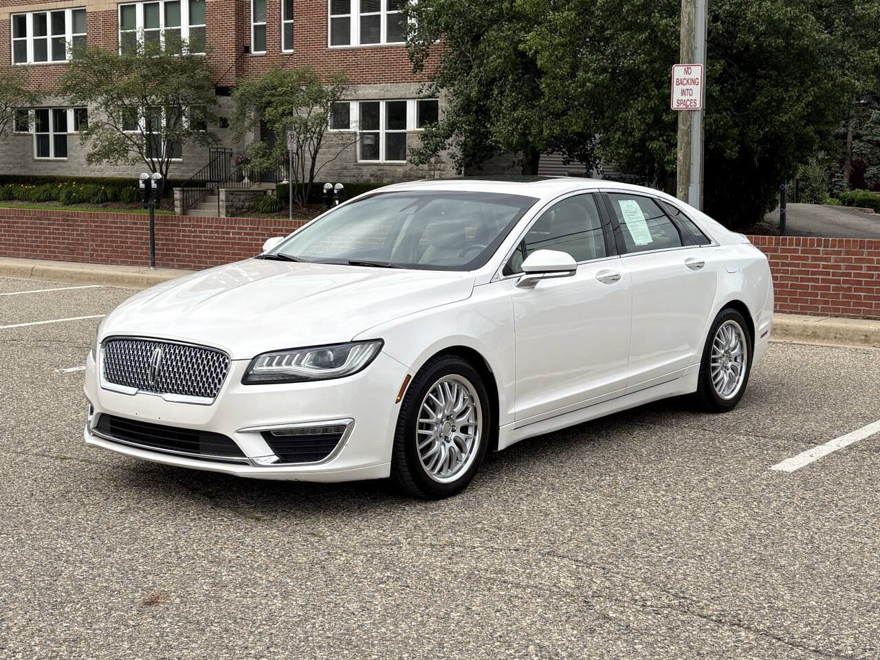 Used 2017 Lincoln MKZ Select w/ Select Plus Package AWD/4WD image 1