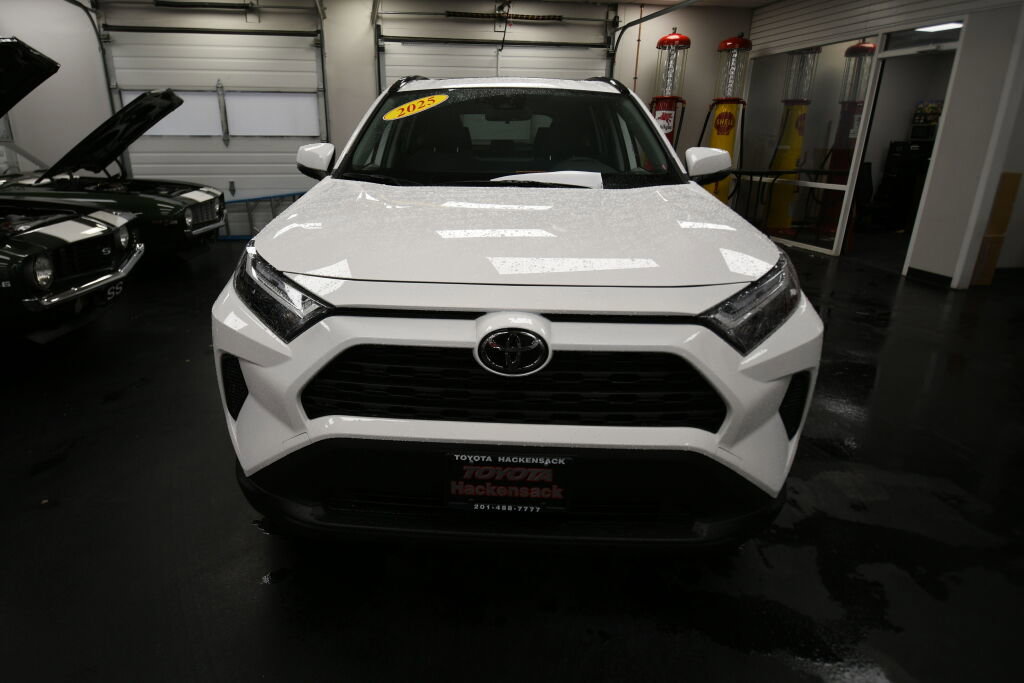 Used 2025 Toyota RAV4 XLE w/ Convenience Package image 2