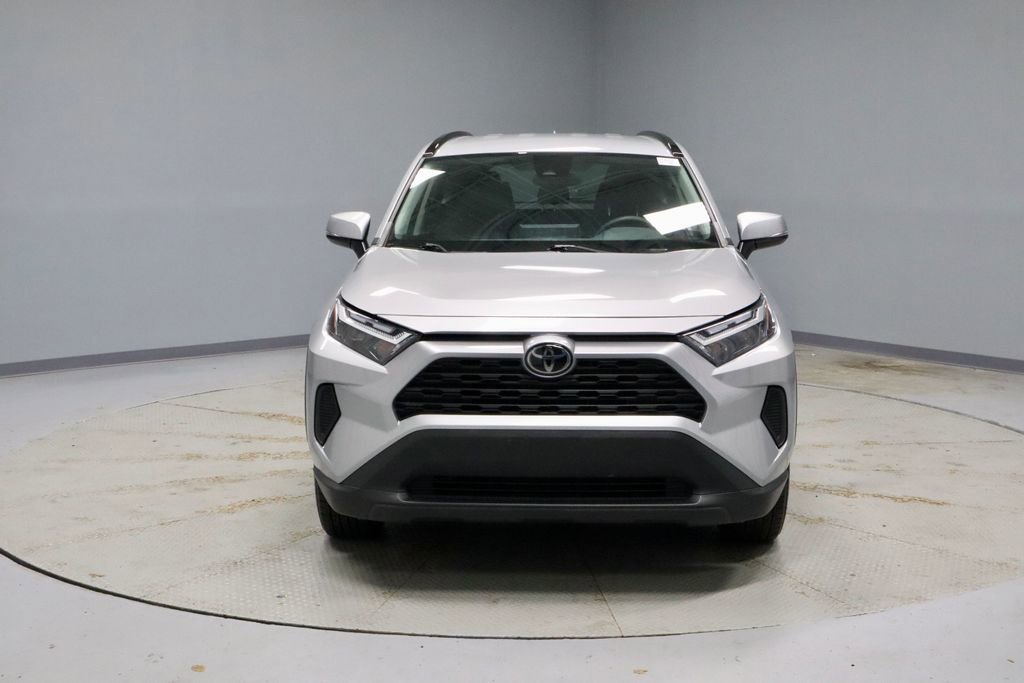 Used 2025 Toyota RAV4 XLE image 5