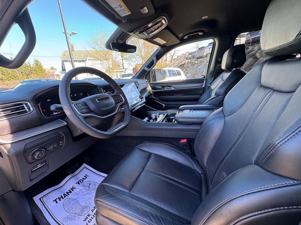 Used 2023 Jeep Wagoneer Series III w/ Convenience Group I AWD/4WD image 15