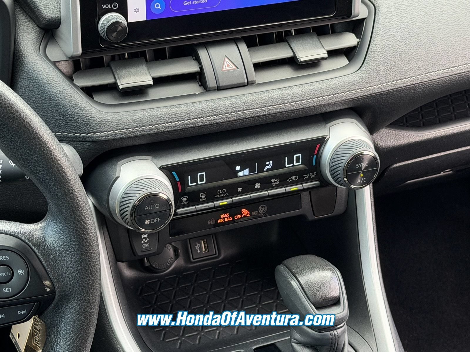 Used 2024 Toyota RAV4 LE AWD/4WD image 21