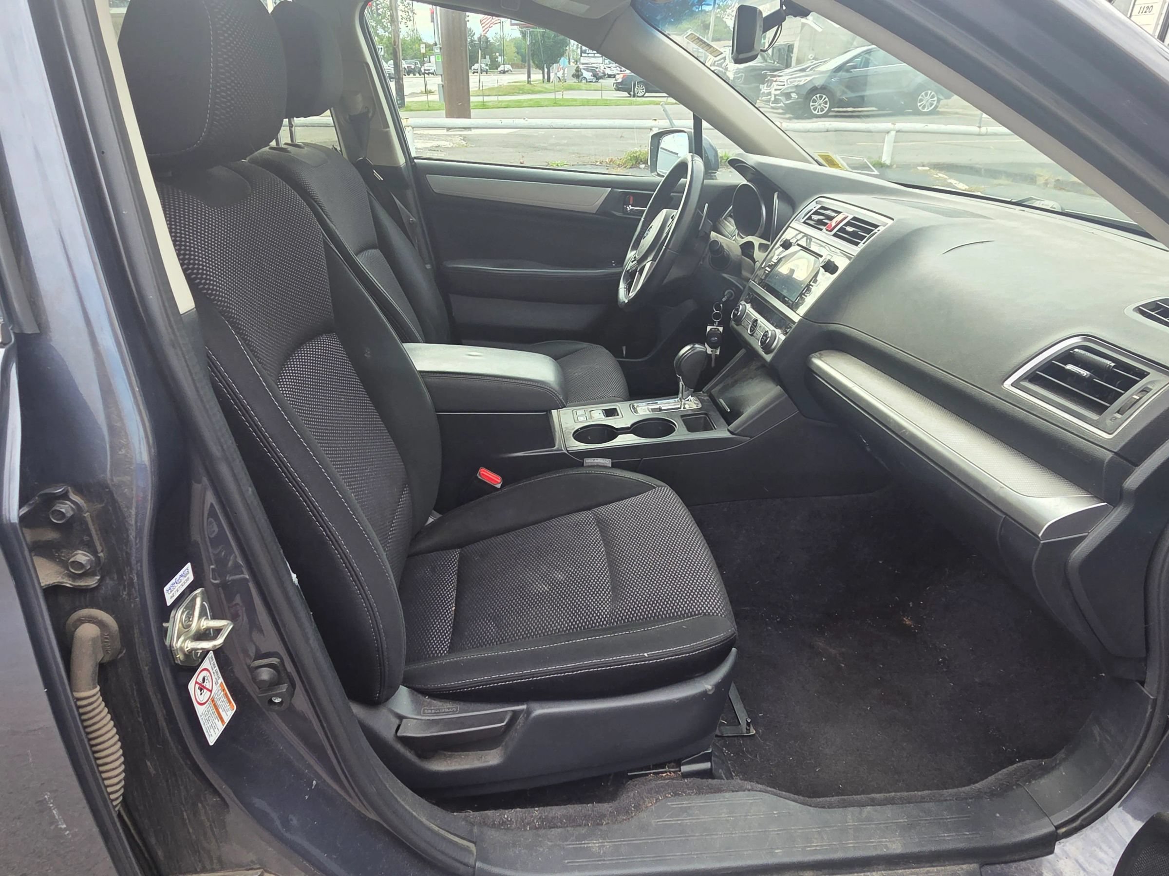 Used 2015 Subaru Outback 2.5i Premium AWD/4WD image 10