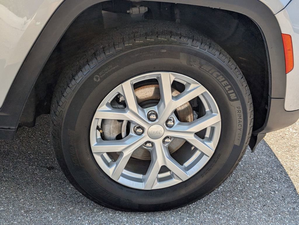 Certified 2024 Jeep Grand Cherokee Limited AWD/4WD image 9