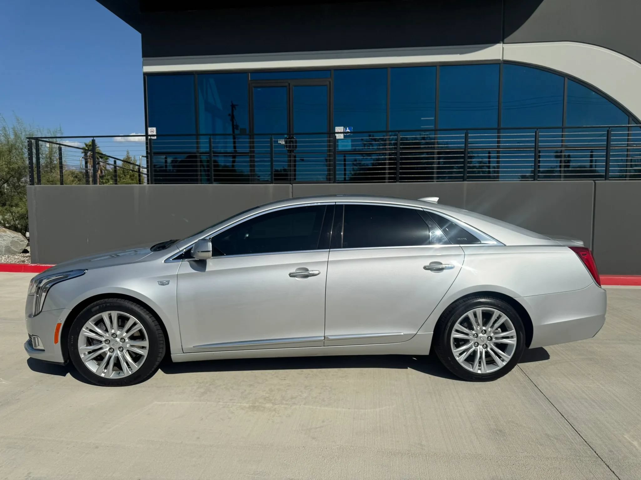 Used 2018 Cadillac XTS Luxury FWD image 10