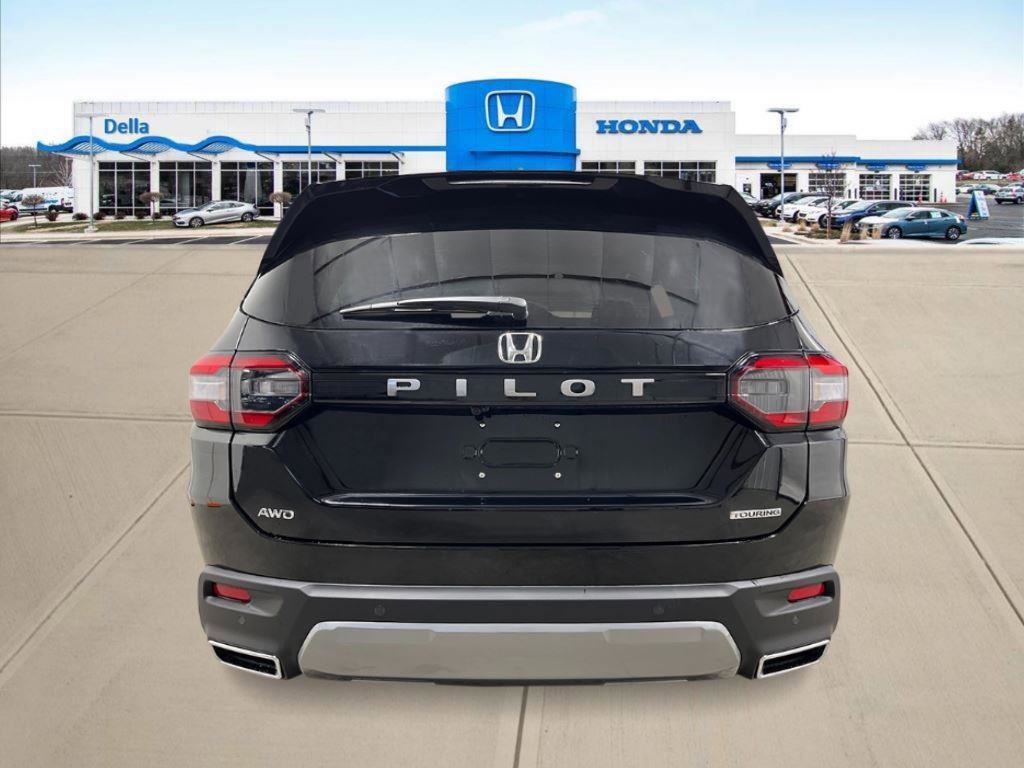 New 2026 Honda Pilot Touring image 4