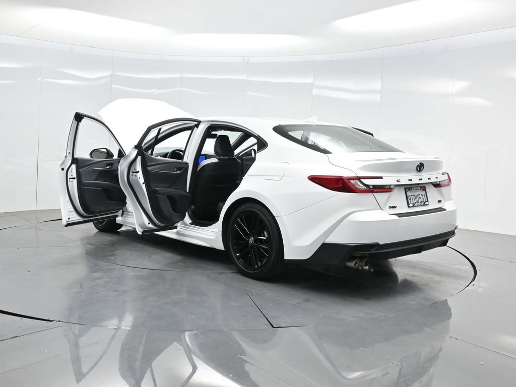 Used 2025 Toyota Camry SE w/ Convenience Package image 47