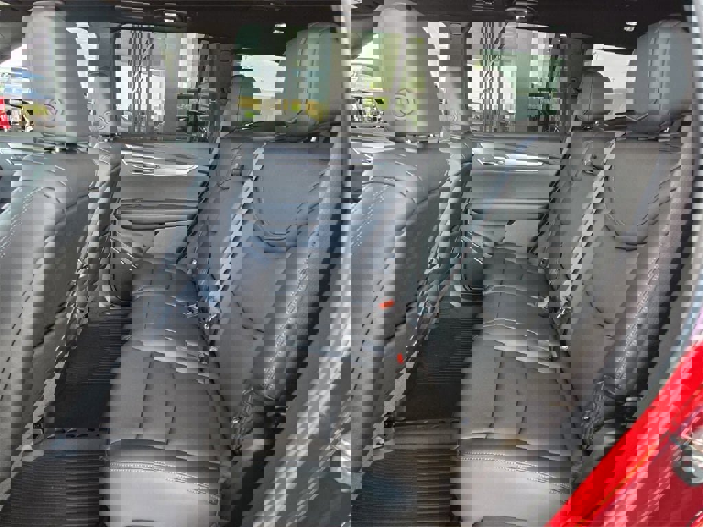 New 2025 Cadillac XT6 Luxury image 10