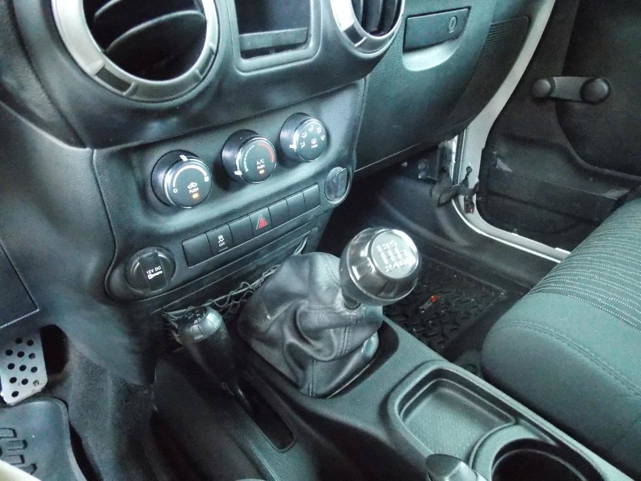Used 2012 Jeep Wrangler Unlimited Sport AWD/4WD image 14