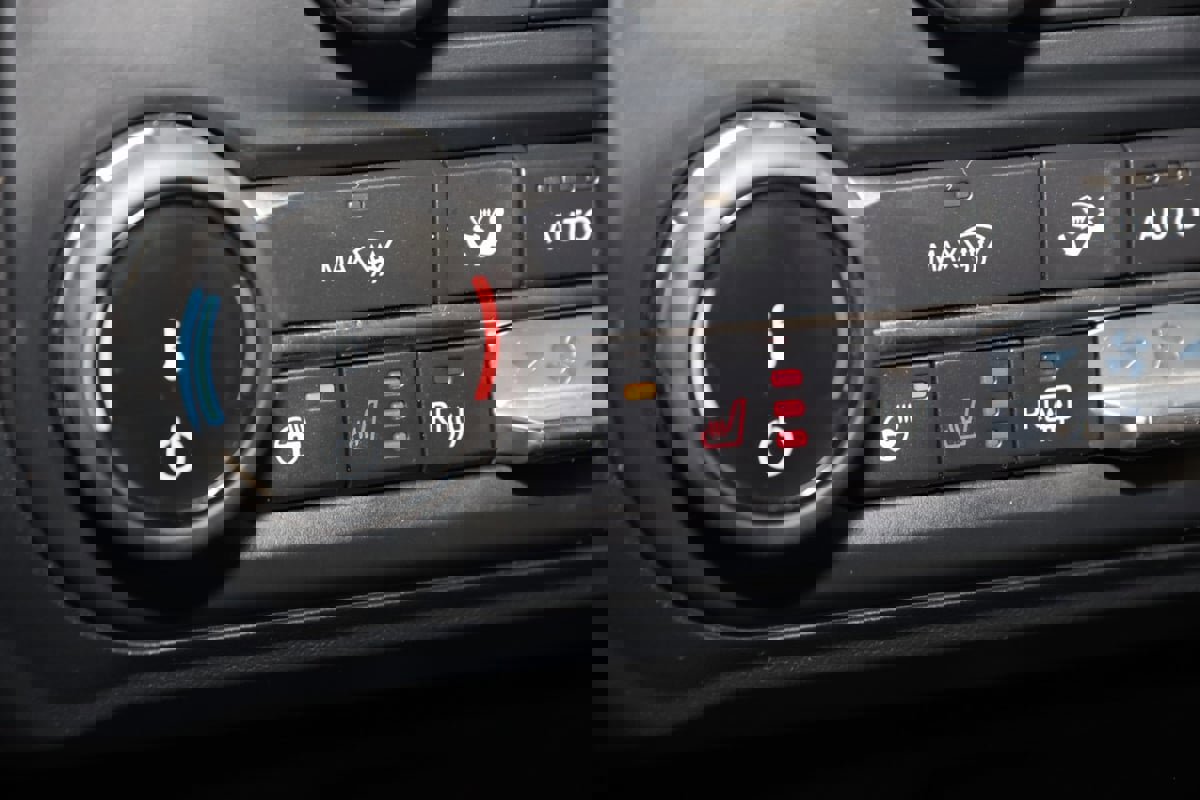 Used 2022 Ford Bronco Wildtrak image 8