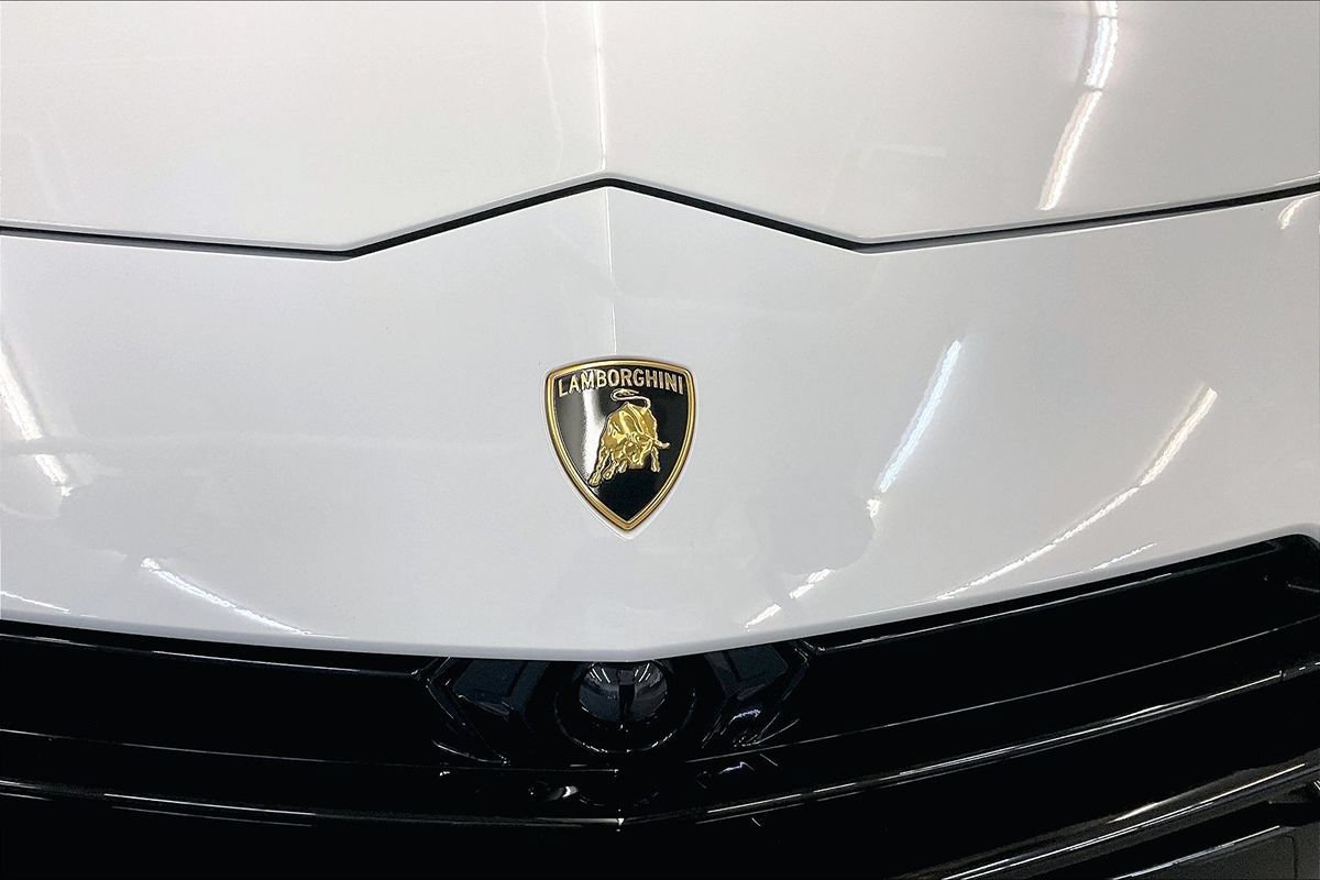 Used 2023 Lamborghini Urus Performante AWD/4WD image 4