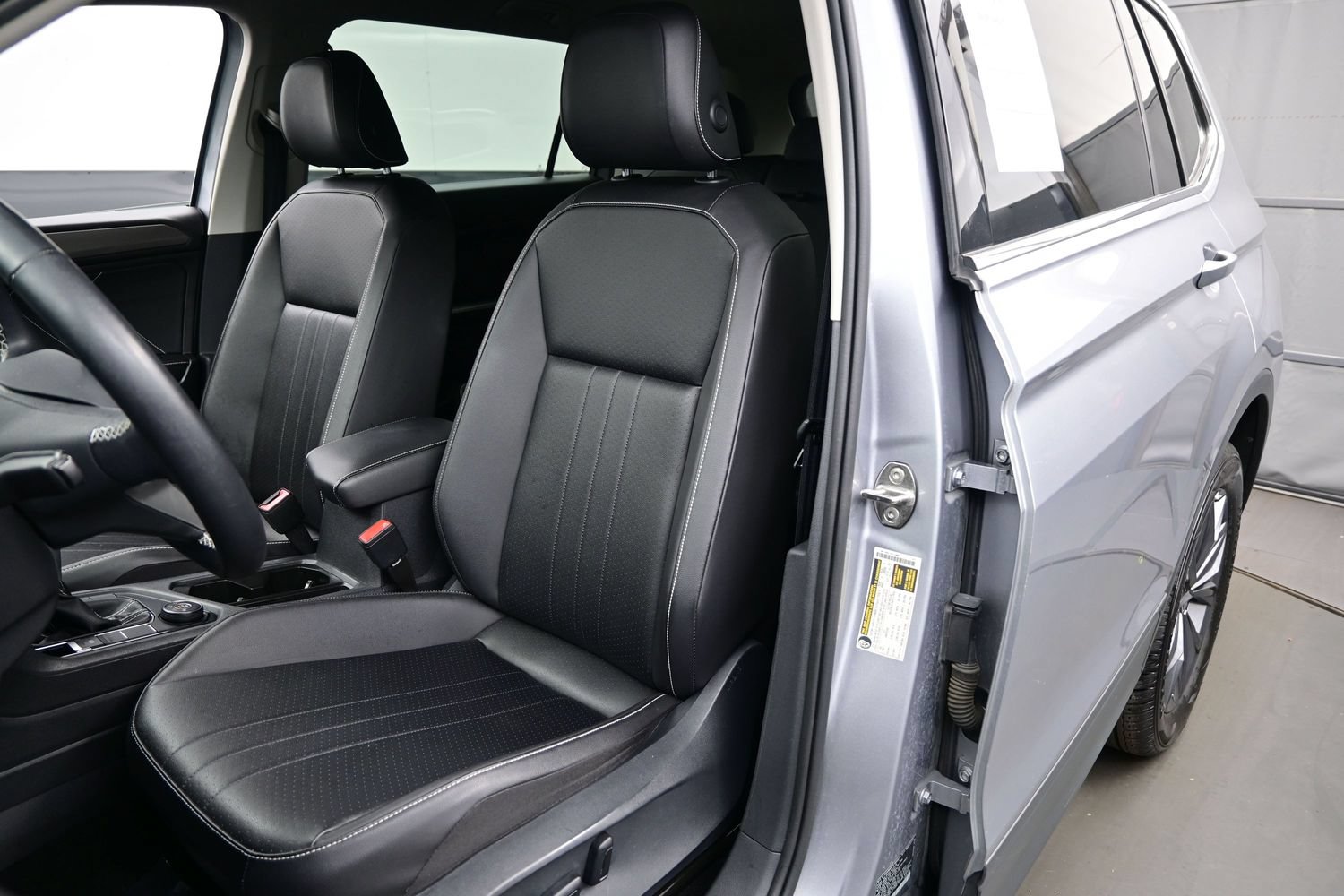 Used 2022 Volkswagen Tiguan SE AWD/4WD image 12