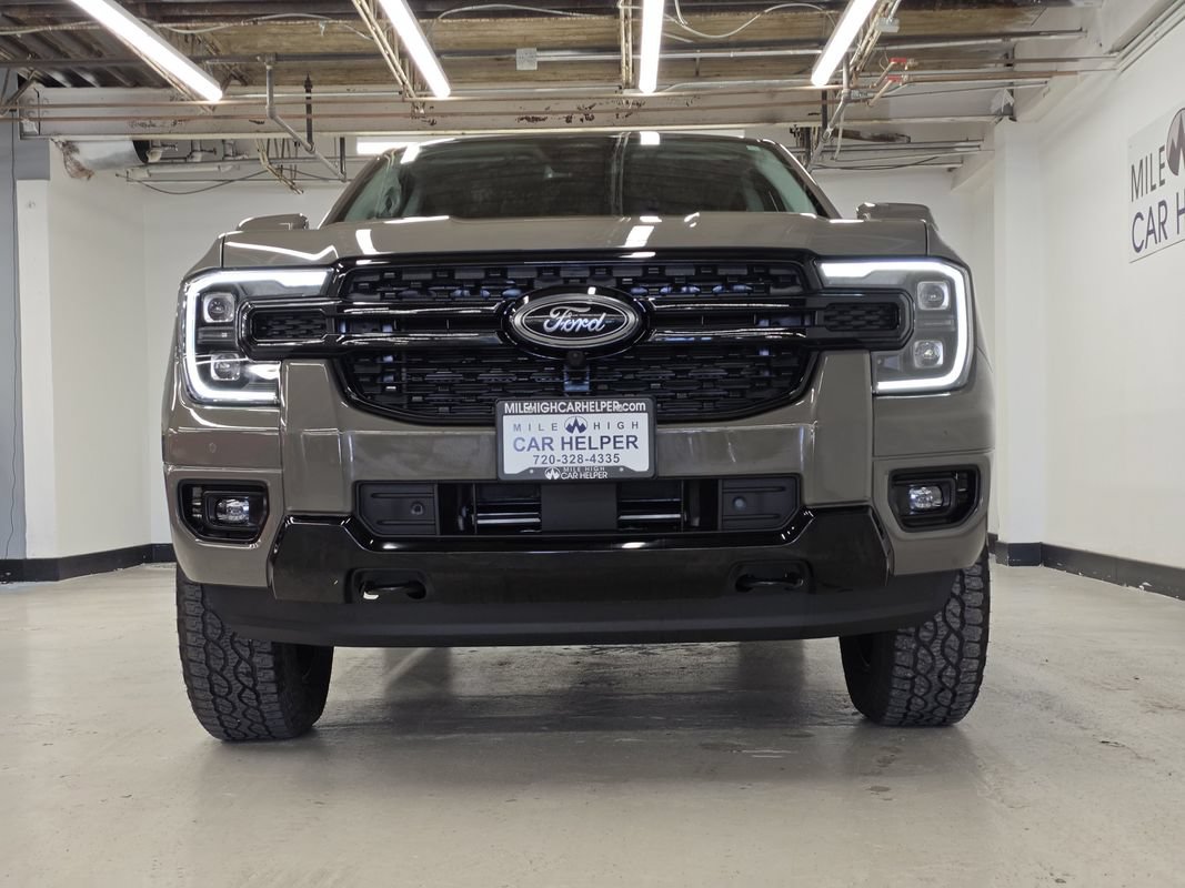 Used 2025 Ford Ranger Lariat w/ Black Appearance Package AWD/4WD image 3