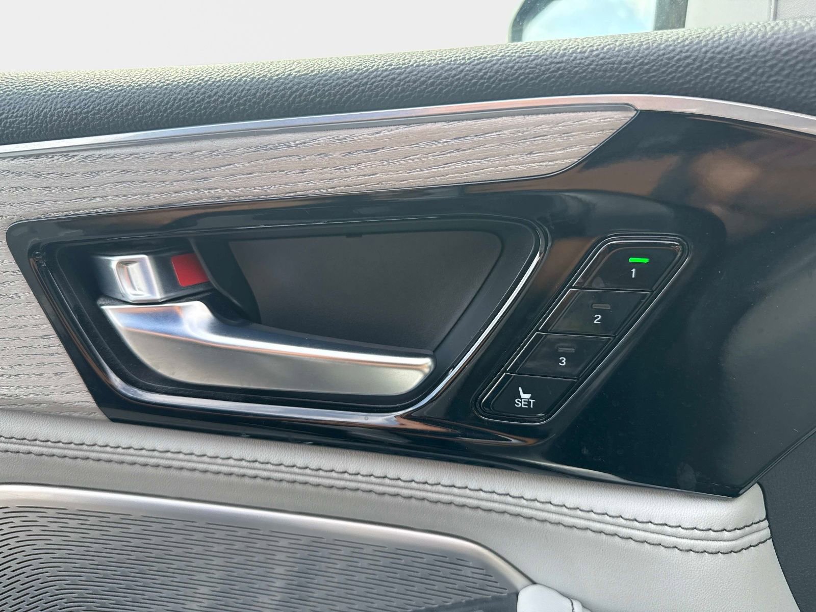 Used 2022 Acura MDX SH-AWD w/ Advance Package image 18