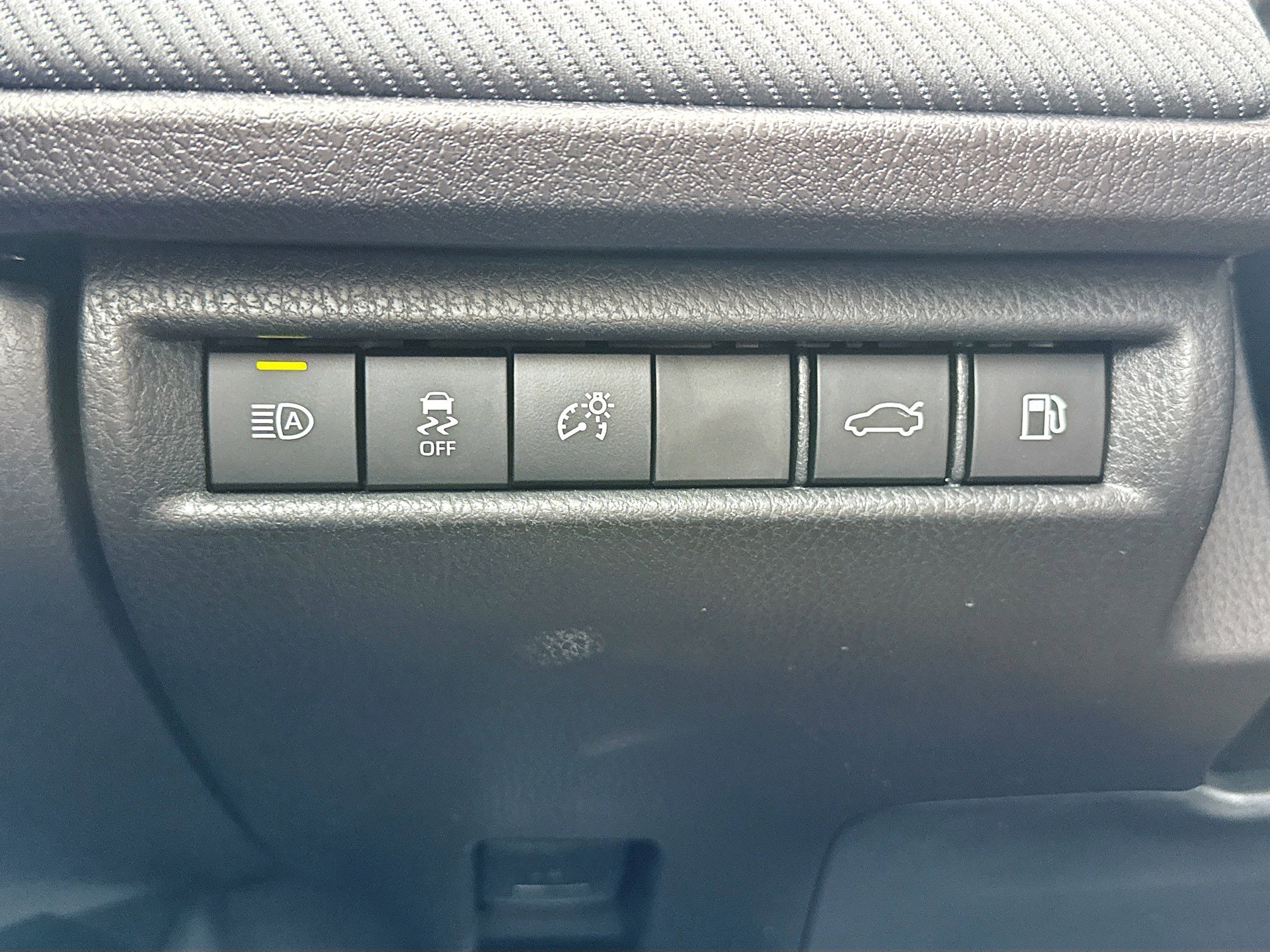 Used 2025 Toyota Camry SE image 34