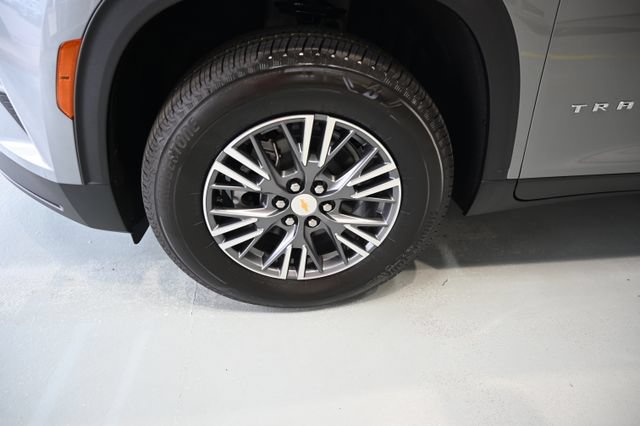 New 2027 Chevrolet Traverse LT w/ Driver Confidence Package FWD image 29