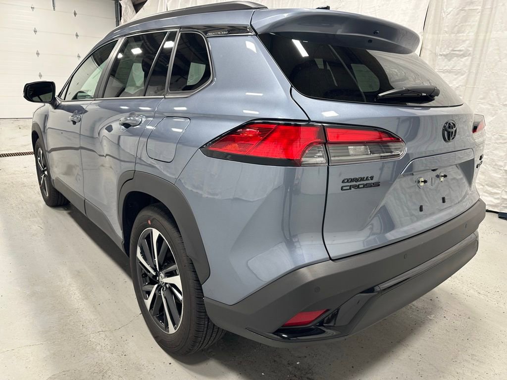 Used 2025 Toyota Corolla Cross XSE image 5