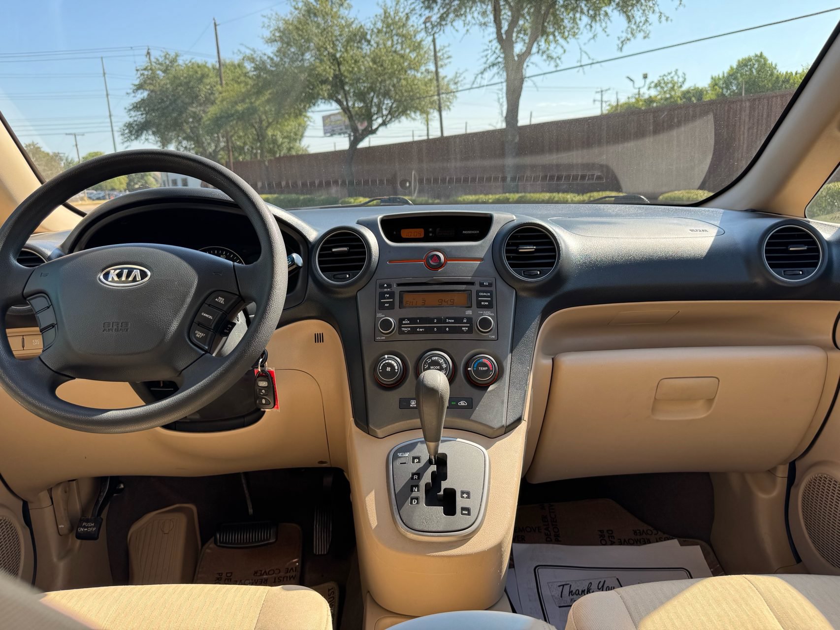 Used 2008 Kia Rondo LX FWD image 23