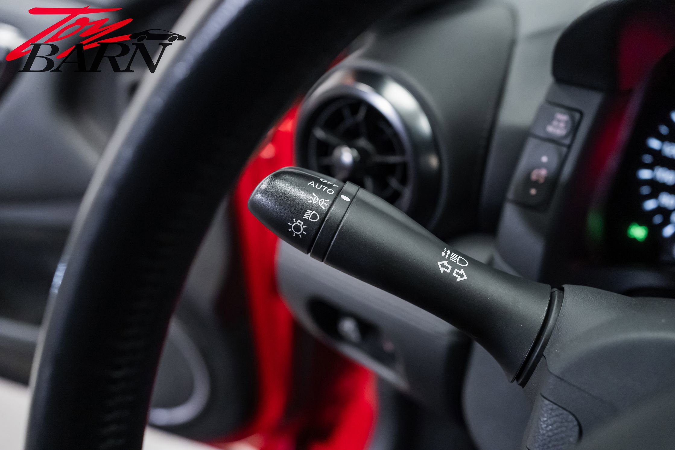 Used 2018 Nissan GT-R Premium image 33