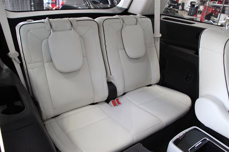 Used 2023 Lincoln Aviator Black Label w/ Class IV Trailer Tow Package image 18