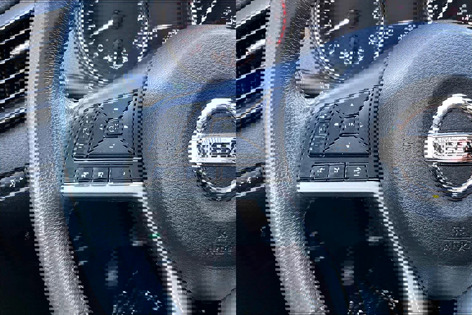 Used 2017 Nissan Rogue SV w/ Midnight Edition Package image 23