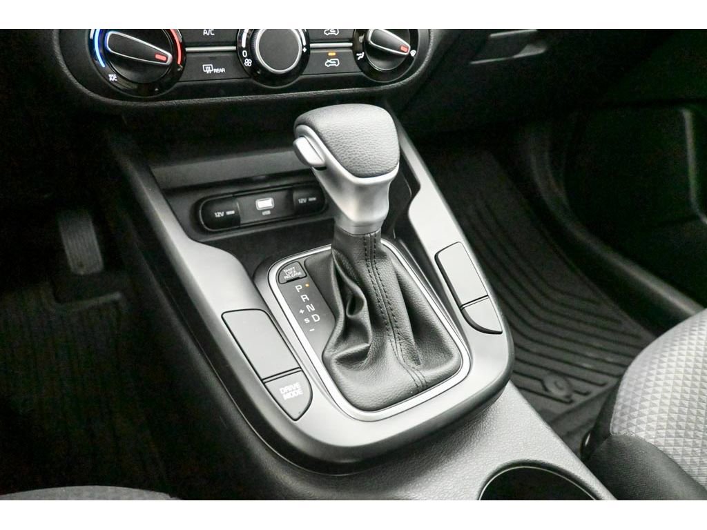 Used 2025 Kia Soul LX image 13