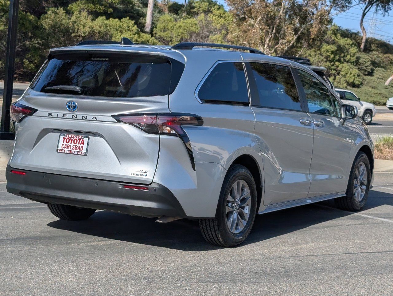 Used 2024 Toyota Sienna XLE image 14