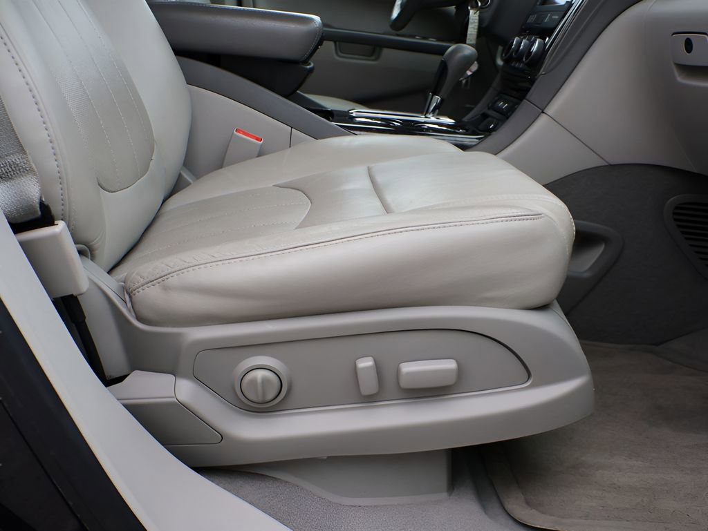 Used 2016 Buick Enclave Leather AWD/4WD image 11