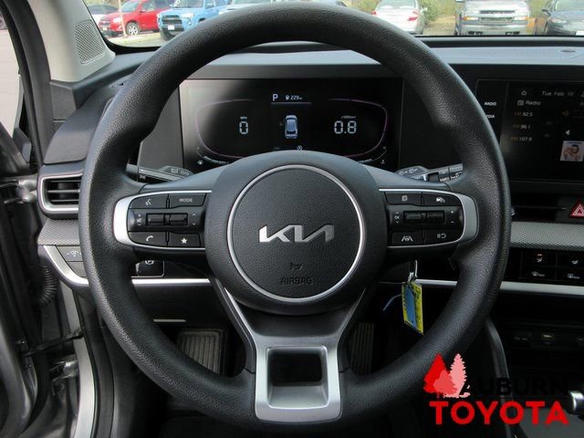 Used 2023 Kia Sportage LX image 10
