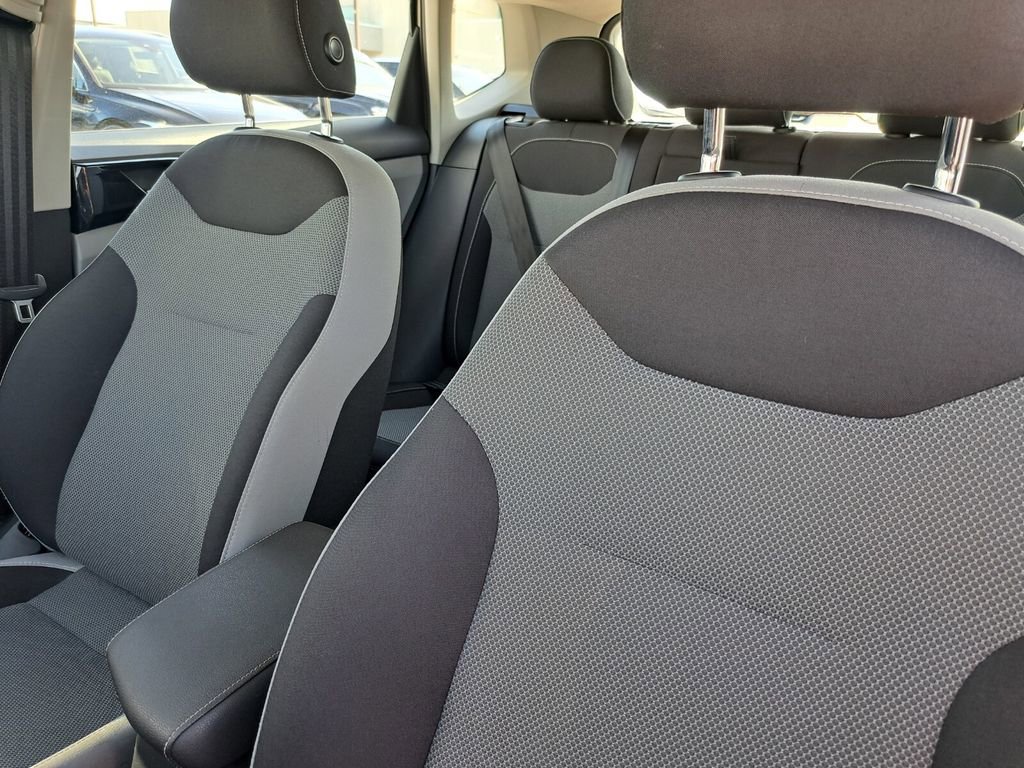 Used 2024 Volkswagen Taos S FWD image 19