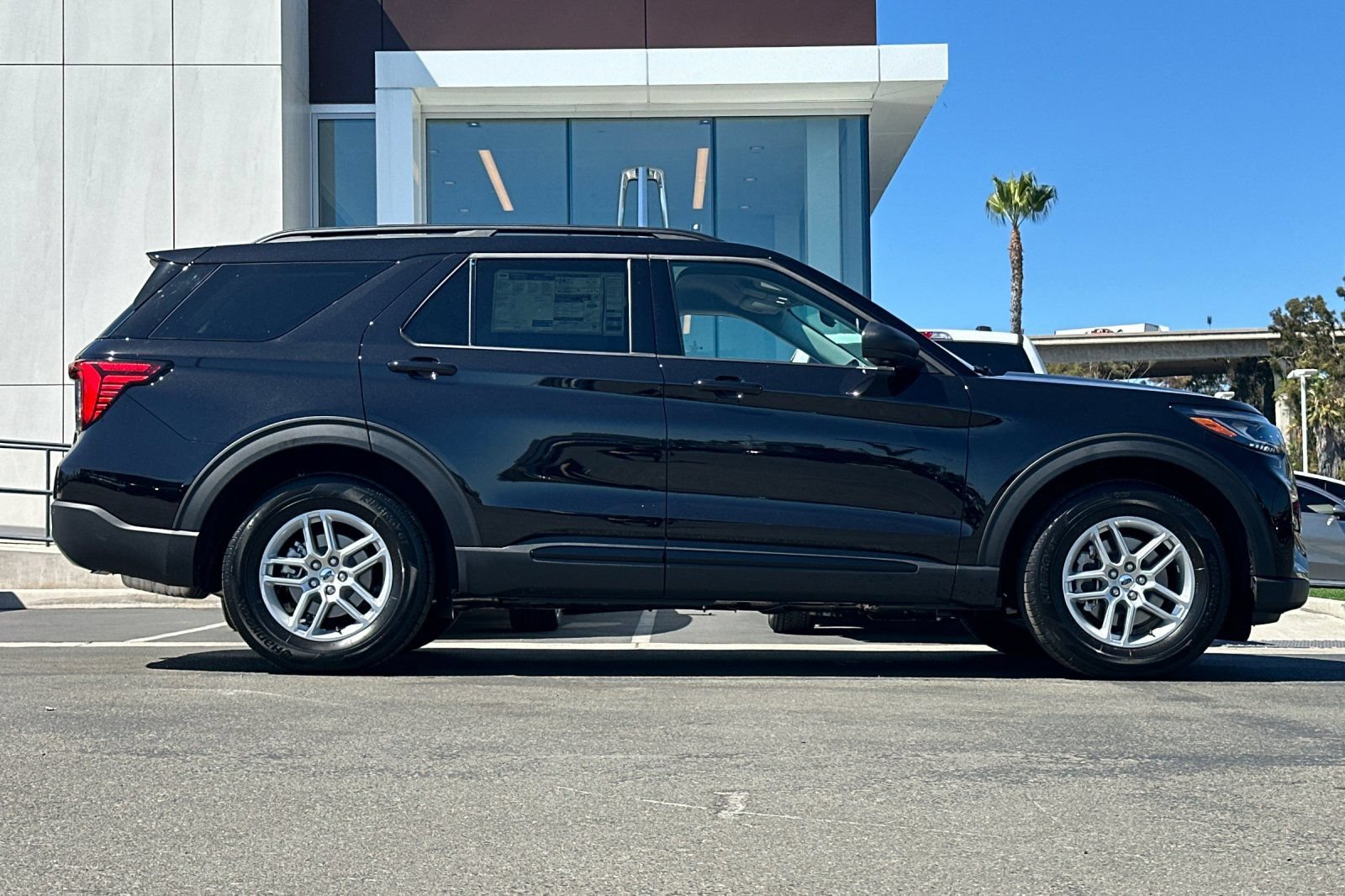 New 2026 Ford Explorer Active w/ Active Comfort Package RWD image 2