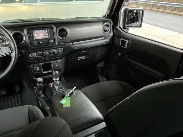 Used 2021 Jeep Gladiator Sport AWD/4WD image 15