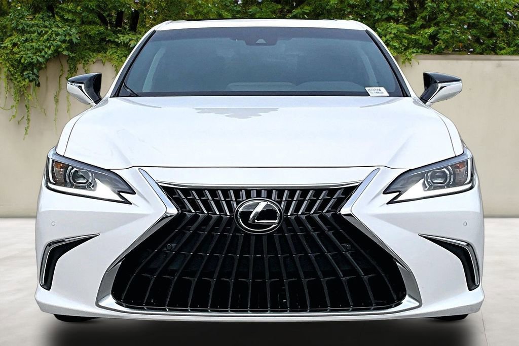Used 2025 Lexus ES 300h w/ Premium Package FWD image 2