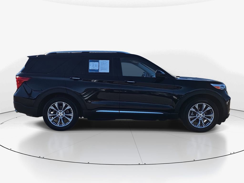 Used 2023 Ford Explorer Limited image 3
