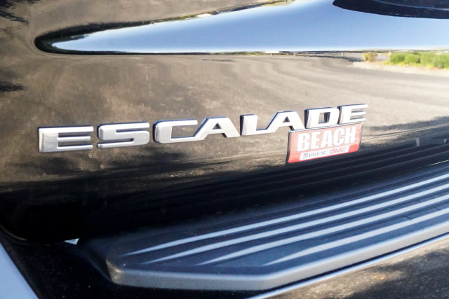 Used 2025 Cadillac Escalade ESV Sport AWD/4WD image 38