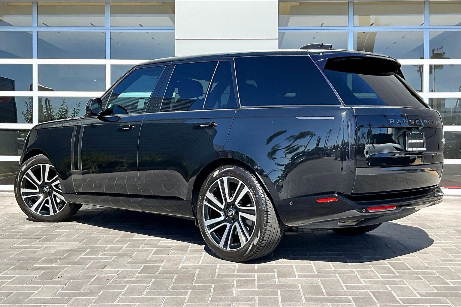 Certified 2023 Land Rover Range Rover SE AWD/4WD image 11