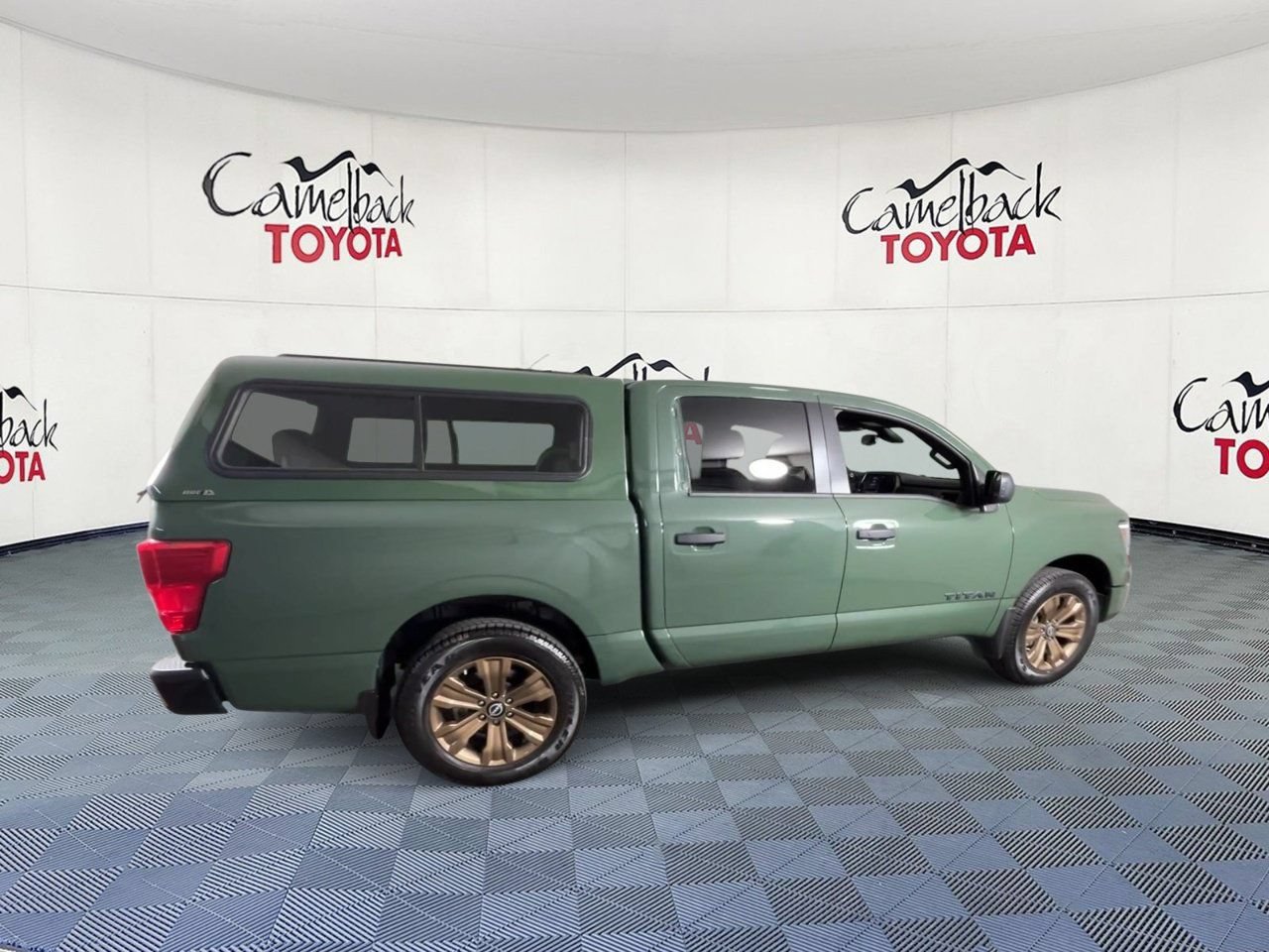 Used 2024 Nissan Titan SV w/ SV Bronze Edition Package AWD/4WD image 3