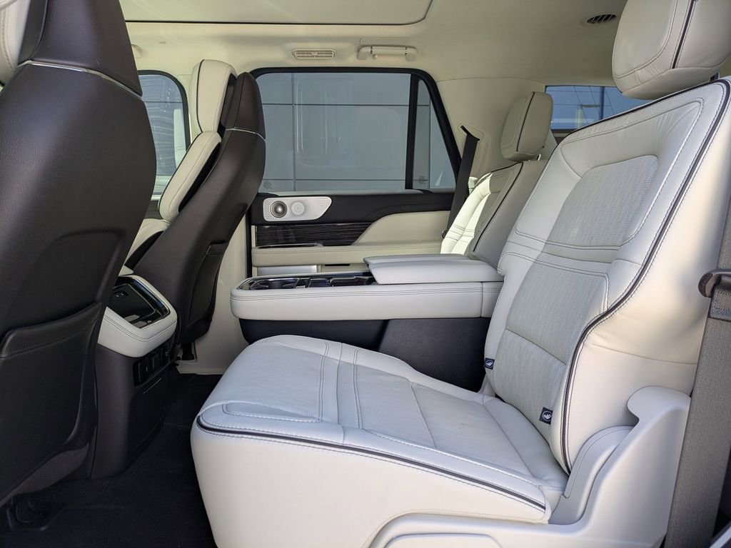 Certified 2023 Lincoln Navigator Black Label image 16