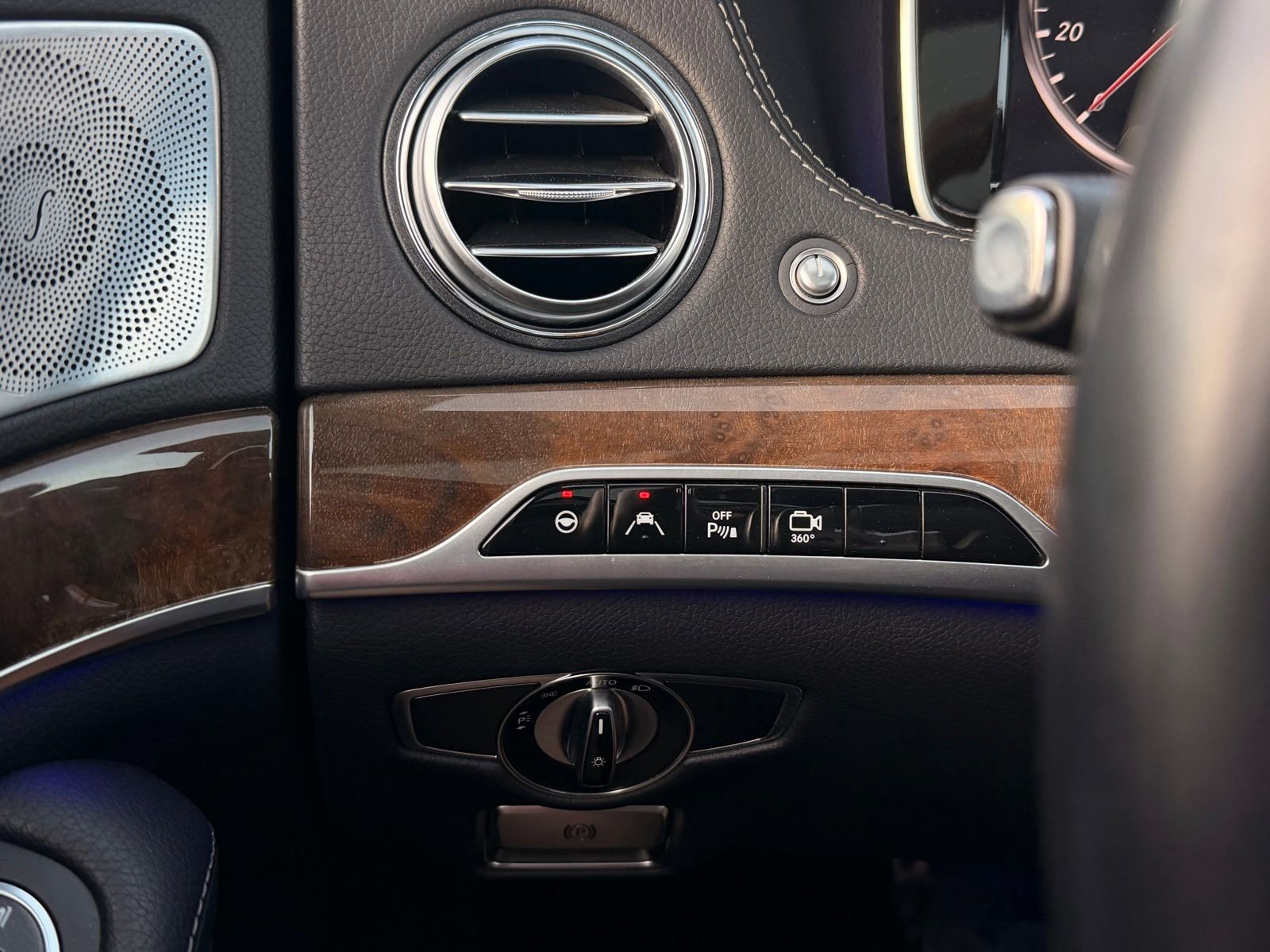 Used 2014 Mercedes-Benz S 550 Sedan w/ Sport Package w/ Sport Package image 46