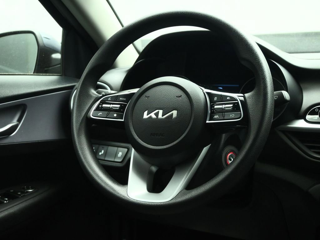 Certified 2024 Kia Forte LXS w/ LXS Technology Package image 39